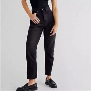 Sz. 28 Free People High Waist Raw Hem Straight Leg Mom Jeans in Black